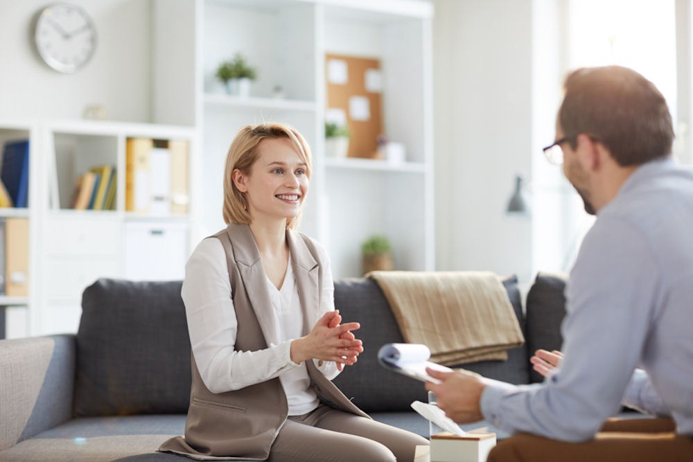  woman talking with her therapist
